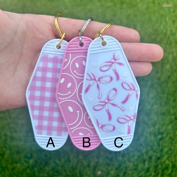 Handmade Pink Motel Keychain – Choose Your Style (Gingham, Smiley, Bows & More) - Picture 12 of 15